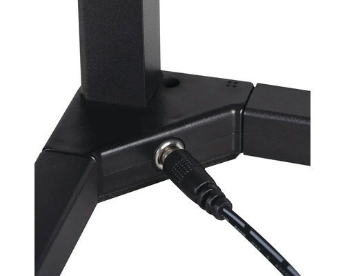 Napájací konektor na základni svietidla