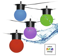 Svetelná reťaz s RGB žiarovkami meniace farbu