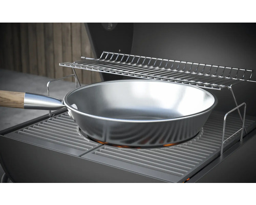 Gril s grilovacím roštom a panvicou