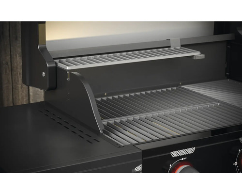 Detailný pohľad na grilovací rošt plynového grilu