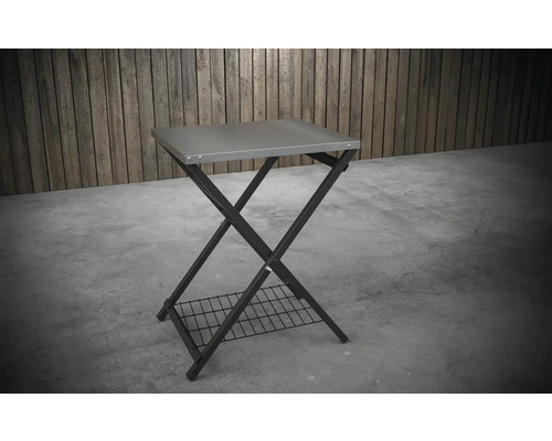 Skladací stolík s úložnou mriežkou