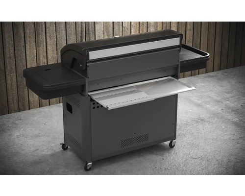 Gril s odkladacími plochami a kolieskami