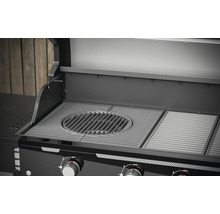 Detail plynového grilu s grilovacím roštom