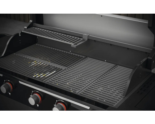 Otvorený gril s grilovacím roštom a ohrievacím roštom