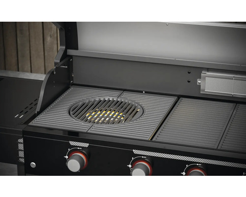 Plynový gril s grilovacím roštom a ovládacími gombíkmi