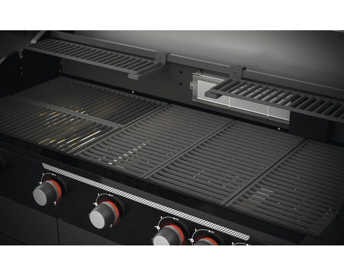 Gril s grilovacími roštami a ohrievacím roštom