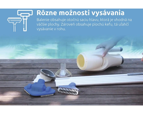 Súprava na čistenie bazéna s vysávačom a kefami na drevenej terase