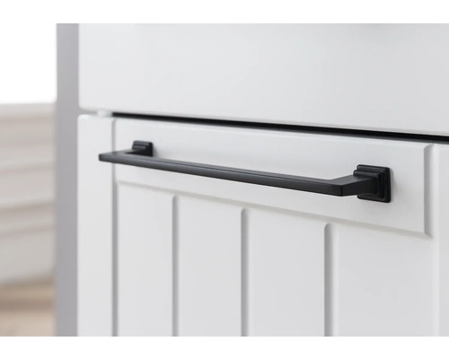 Detail uteráka na skrinke v kúpeľni