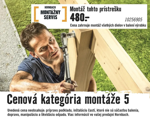 Muž montuje prístrešok pomocou kľúča, montážny servis Hornbach