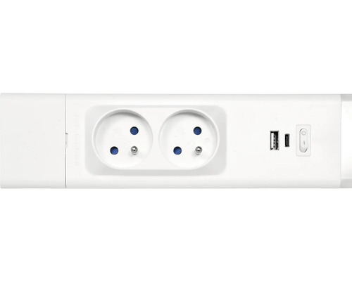 Predlžovací kábel s dvomi zásuvkami, USB portami a vypínačom