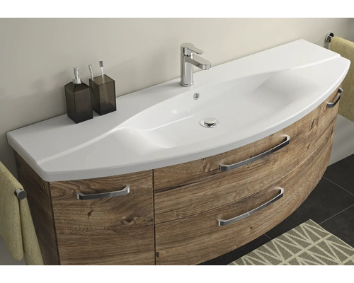 Umývadlo so skrinkou v kúpeľni