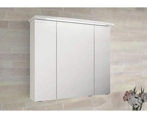 Biela zrkadlová skrinka s tromi dvierkami a osvetlením do kúpeľne.
