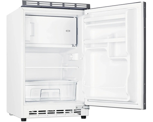 Biela chladnička s otvorenými dverami