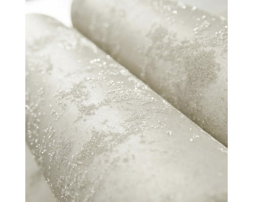 Detailný záber dvoch roliek štruktúrovanej tapety