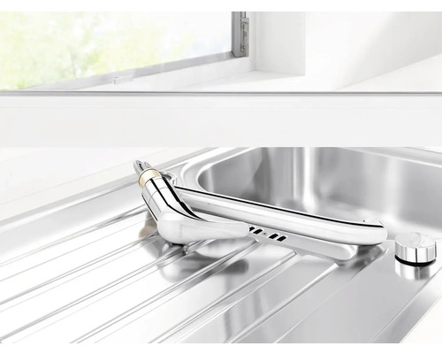 Kuchynská batéria na nerezovom dreze