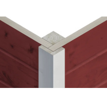 Detail rohu dreveného domu s rohovým stĺpikom