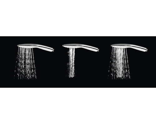 Tri ručné sprchy s rôznymi druhmi prúdu v prevádzke