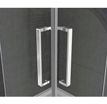 Detail dverí sprchovacieho kúta s madlami