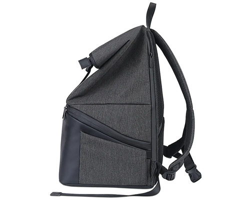 Sivý batoh s popruhmi a zipsom