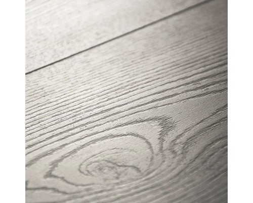 Detail laminátovej podlahy s textúrou dreva