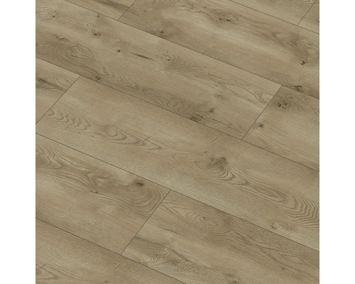 Detail laminátovej podlahy s dreveným vzhľadom.