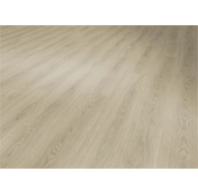 Položená laminátová podlaha s dreveným vzhľadom