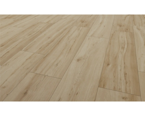 Položená laminátová podlaha so vzhľadom dreva