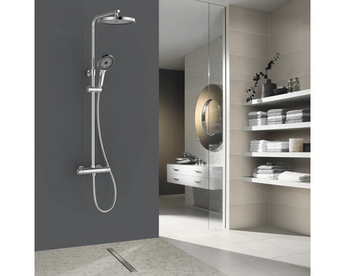 Sprchová súprava s hlavovou a ručnou sprchou v kúpeľni