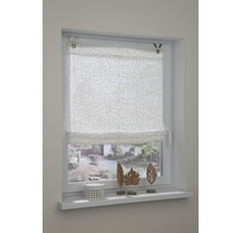 Okno s látkovými roletami na dekoráciu a zatemnenie