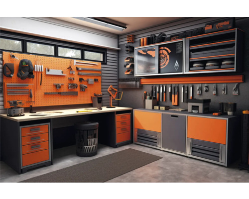 Dielňa s ponkom, stenou na náradie a skriňami na náradie na uloženie náradia
