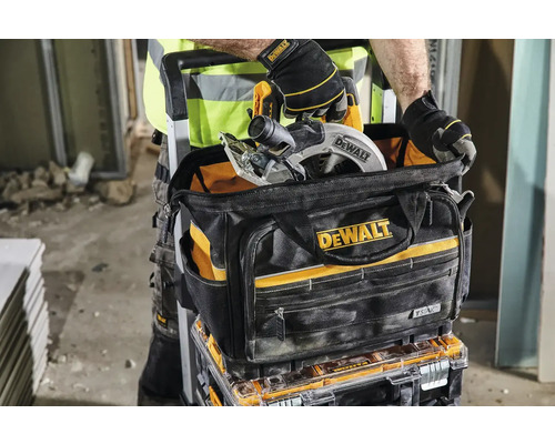Taška na náradie DeWalt s kotúčovou pílou na vozíku na náradie