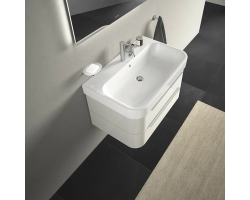 Umývadlo so skrinkou v štýlovej kúpeľni