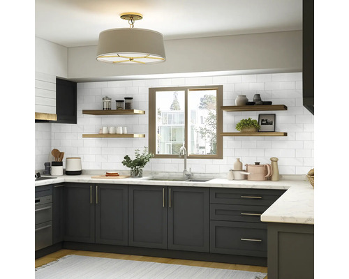 Samolepiaci panel biely WallTiles Premium marble Tiles 30,5 x 37,8 cm Kuchyňa s tmavými skrinkami, bielymi obkladmi a drevenými policami