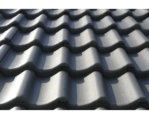 Detail strešných tašiek na streche