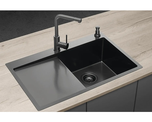 Drez s odkvapkávacou plochou, batériou a dávkovačom mydla