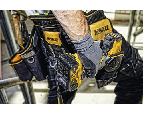 Opasok na náradie DeWalt s náradím