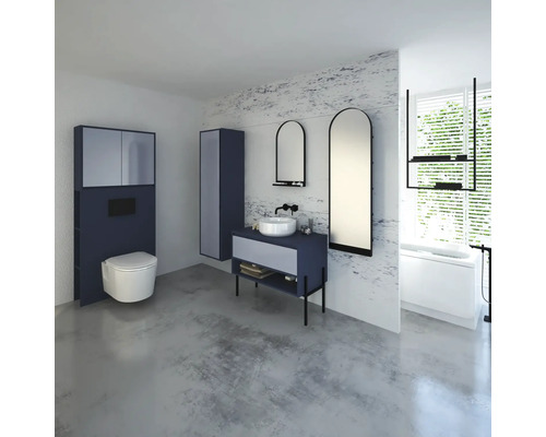 Moderná kúpeľňa s toaletou, umývadlom, zrkadlami a vaňou.