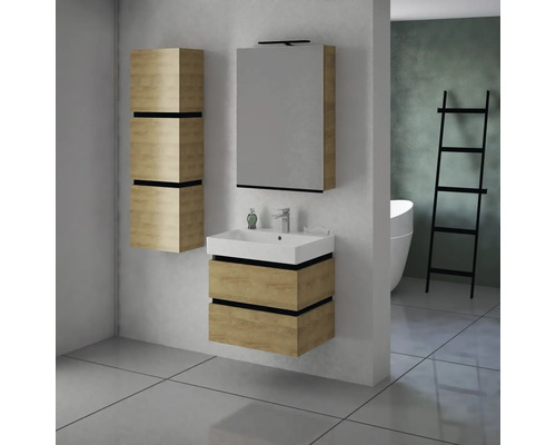 Kúpeľňa s umývadlom, zrkadlovou skrinkou a vysokou skrinkou