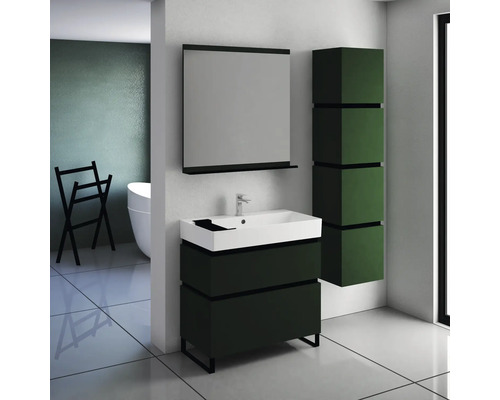 Moderná kúpeľňa s umývadlovou skrinkou, zrkadlovou skrinkou a vysokou skrinkou