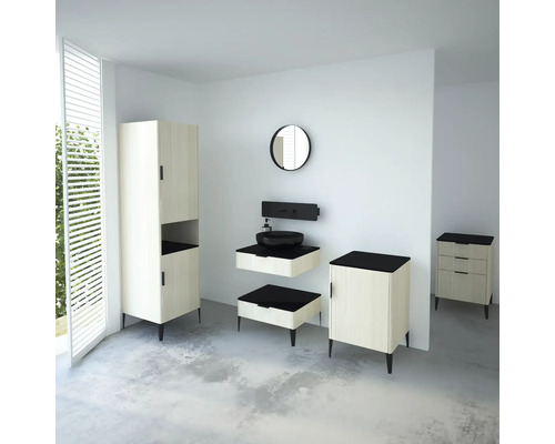 Moderný kúpeľňový komplet s umývadlom, zrkadlom, spodnou skrinkou a vysokou skrinkou