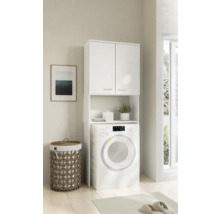 Práčovňa s práčkou, skriňou na bielizeň a košom na bielizeň