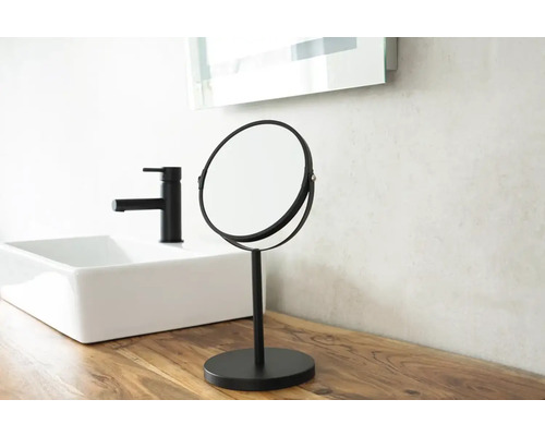 Kúpeľňové umývadlo s batériou a kozmetickým zrkadlom