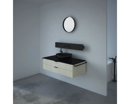 Moderná kúpeľňa s umývadlom, umývadlovou misou a zrkadlom