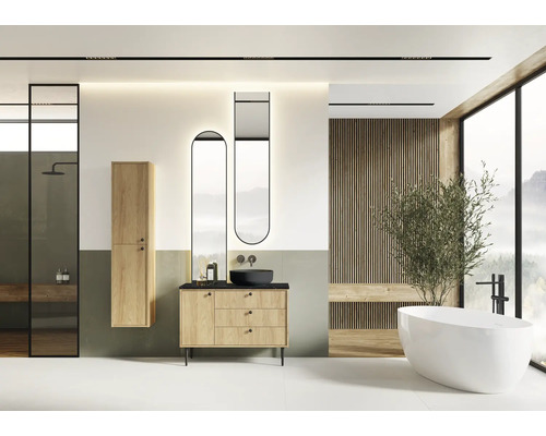 Moderná kúpeľňa s umývadlom, zrkadlami, sprchou a vaňou