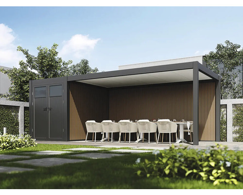 Záhrada s pavilónom, záhradným domčekom, jedálenským stolom a stoličkami na trávniku