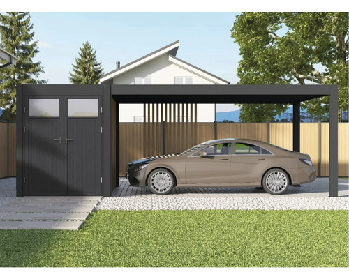 Prístrešok pre auto s kôlňou na náradie a zaparkovaným autom vonku