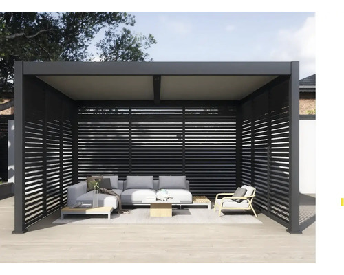 Pergola s lamelovými stenami a záhradným nábytkom na terase