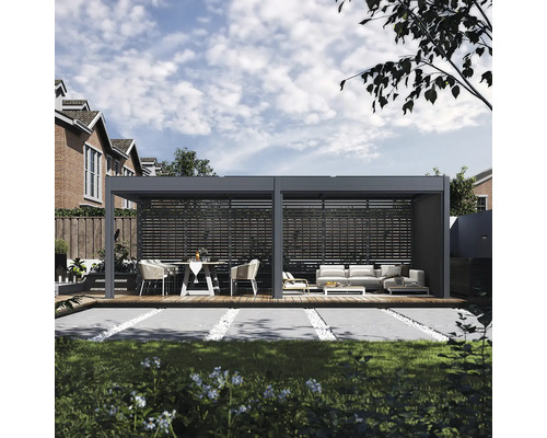 Terasa so záhradným nábytkom na drevenej terase