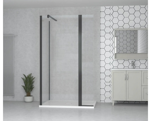 Kúpeľňa so sprchovacím kútom, skrinkou pod umývadlo a radiátorom