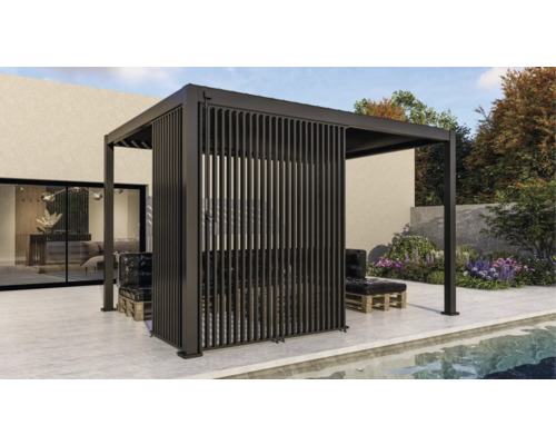 Pergola s lamelovou stenou a sedením v záhrade